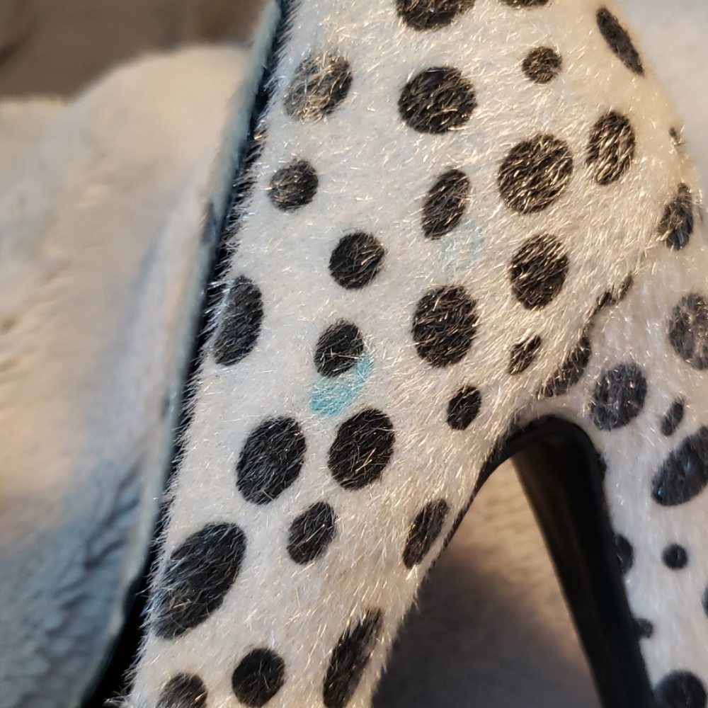 Shoes - Picture 4 of 4